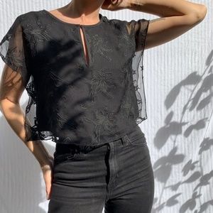 •EMBROIDERED DAYLILY BCBG BUTTERFLY TOP•